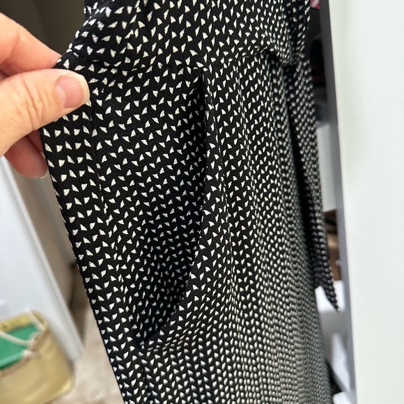 Vince Camuto medium jumpsuit, romper, black-and-white zip up pants sleeveless - Picture 5 of 7